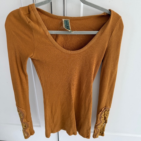 FREE PEOPLE Womens Waffle Knit Thermal Top Mustard Yellow Sz XS Pre Owned - Picture 1 of 3